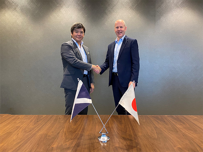 Koichi Fujita, COO, Iron & Steel Products BU of Mitsubishi & Co., Ltd. and Leigh Howarth, CEO of STATS (UK) Ltd.
